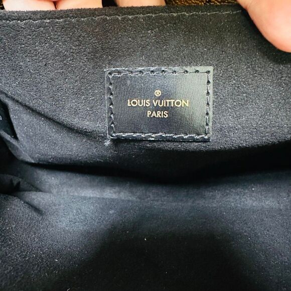 Louis Vuitton Pochette Metis Reverse Monogram - Picture 13 of 16